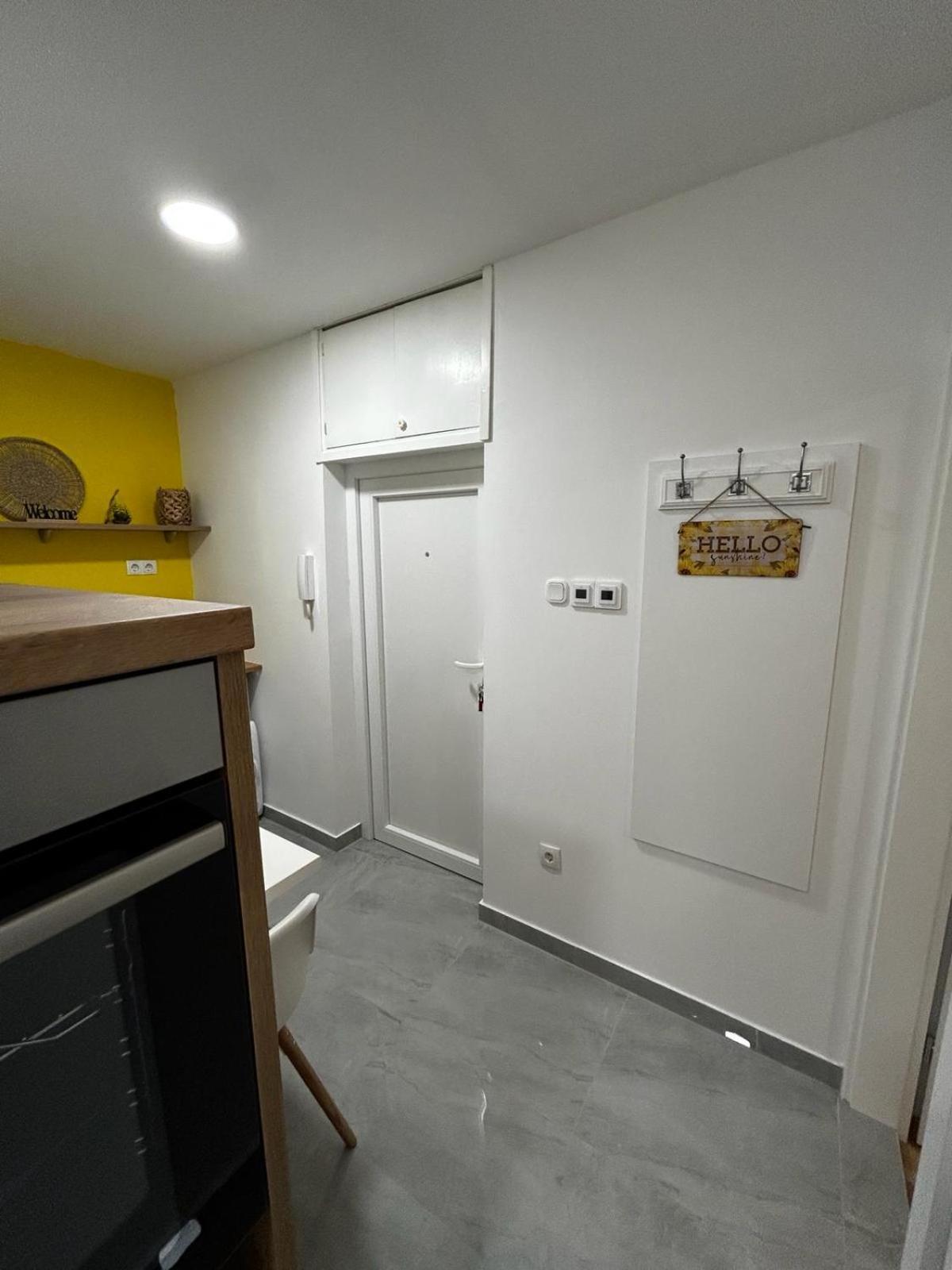 Appartamento Hello Sunshine Zara Esterno foto